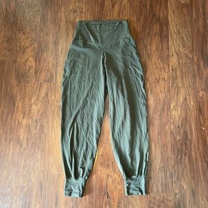 Aerie Offline Joggers - M Army Green